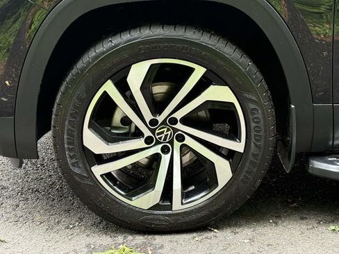 Used 2023 Volkswagen Atlas SEL AWD/4WD image 7