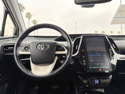 Used 2019 Toyota Prius Prime Advanced FWD image 11