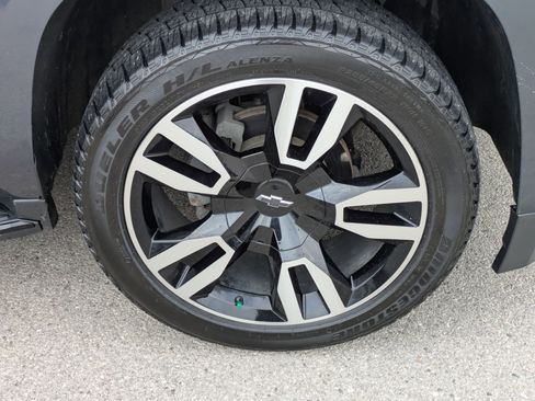 Used 2019 Chevrolet Suburban Premier image 30