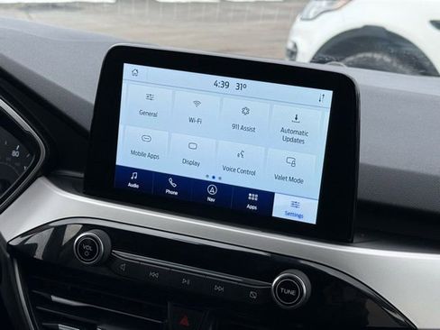 Used 2020 Ford Escape SEL image 22