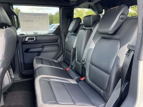 New 2025 Ford Bronco Outer Banks image 24