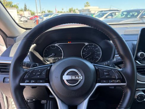 Used 2025 Nissan Altima 2.5 SR FWD image 28