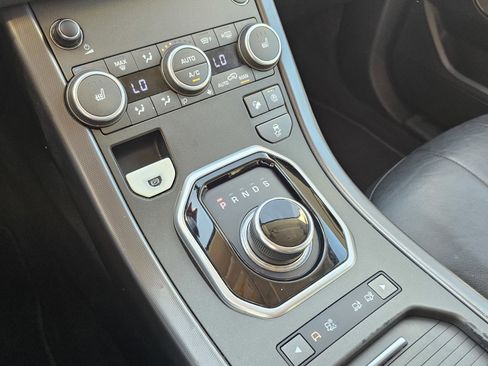 Used 2018 Land Rover Range Rover Evoque SE image 35