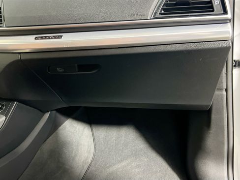 Used 2025 Audi Q5 2.0T Premium image 34