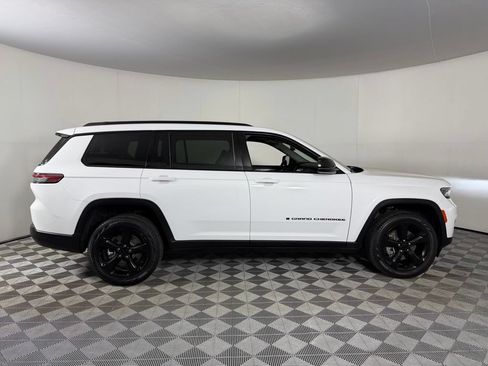 Used 2023 Jeep Grand Cherokee L Limited w/ Black Appearance Package RWD image 5