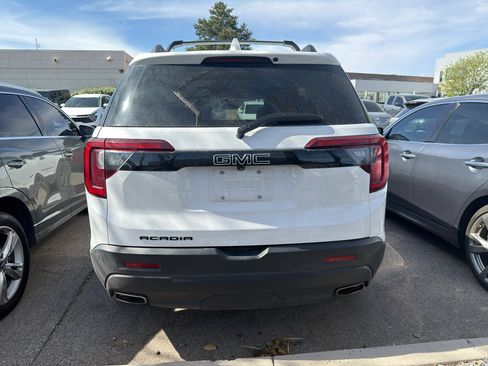 Used 2023 GMC Acadia SLE w/ Driver Convenience Package FWD image 9