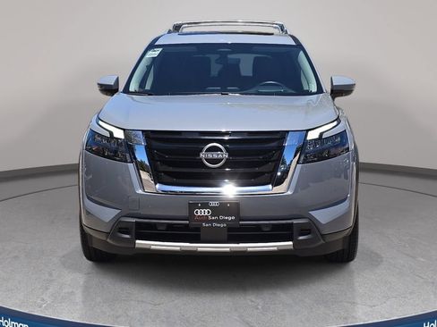 Used 2025 Nissan Pathfinder Platinum w/ Cargo Package AWD/4WD image 3