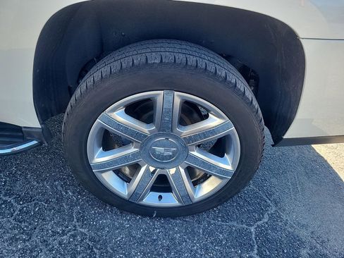 Used 2020 Cadillac Escalade Luxury image 18