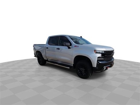 Used 2021 Chevrolet Silverado 1500 LT Trail Boss image 2