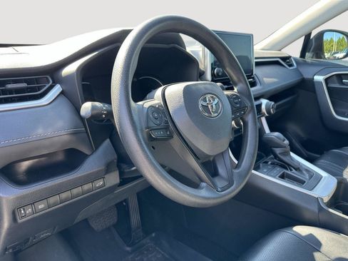 Used 2023 Toyota RAV4 XLE w/ Convenience Package FWD image 11
