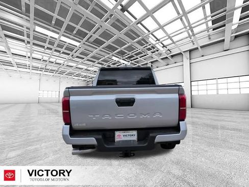 Used 2026 Toyota Tacoma SR5 AWD/4WD image 5