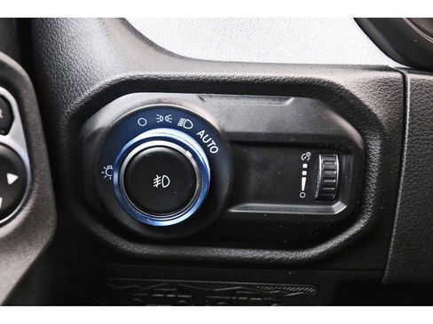 Used 2025 Jeep Wrangler Unlimited Sport AWD/4WD image 19