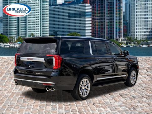 Used 2024 GMC Yukon XL Denali RWD image 5