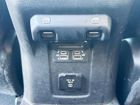 Used 2022 Jeep Wrangler Unlimited Sahara w/ Cold Weather Group AWD/4WD image 29