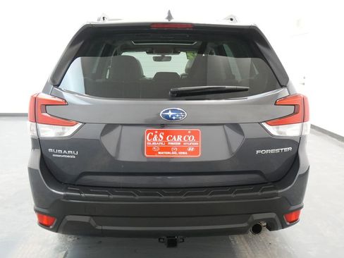 Used 2022 Subaru Forester Limited image 8
