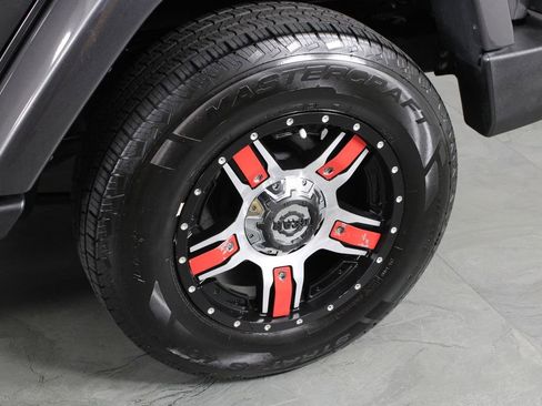 Used 2017 Jeep Wrangler Unlimited Sahara w/ Max Tow Package AWD/4WD image 12