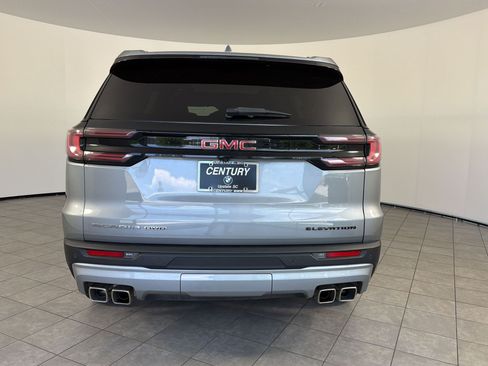 Used 2024 GMC Acadia Elevation w/ LPO, Floor Liner Package AWD/4WD image 10