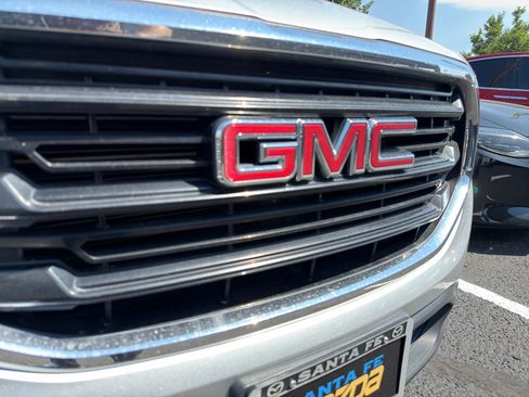 Used 2020 GMC Terrain SLE w/ Driver Convenience Package FWD image 30
