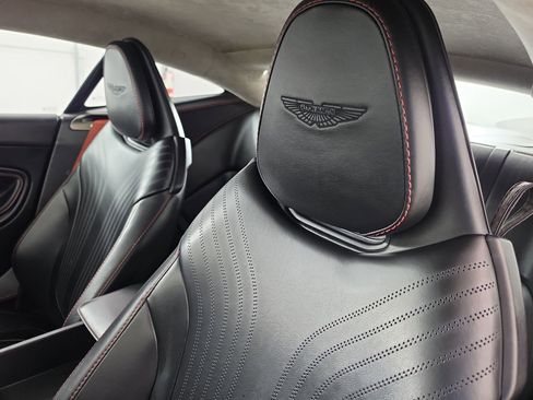 Used 2019 Aston Martin DB11 Coupe RWD image 13