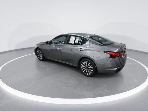 Used 2024 Nissan Altima 2.5 SV FWD image 6