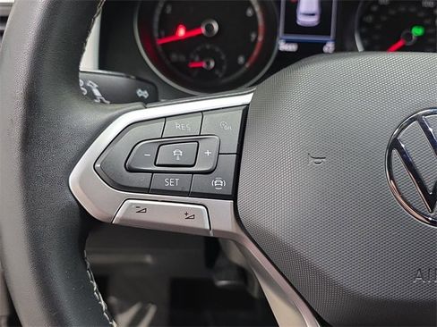 Used 2021 Volkswagen Atlas Cross Sport SE image 17