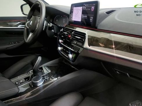 Used 2023 BMW 530i w/ M Sport Package RWD image 34