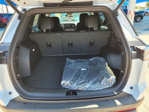 New 2026 Chevrolet Equinox ACTIV w/ Convenience Package III FWD image 6