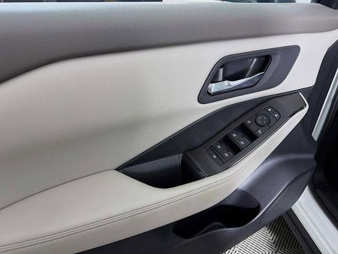 Certified 2025 Nissan Rogue SV AWD/4WD image 15