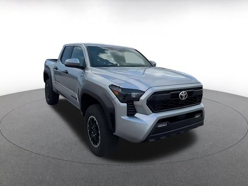 Used 2025 Toyota Tacoma TRD Off-Road AWD/4WD image 3