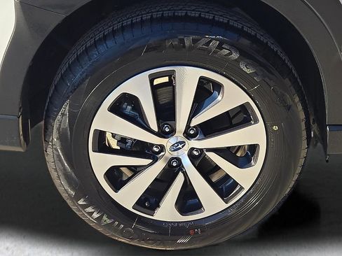 Certified 2025 Subaru Outback Premium image 8