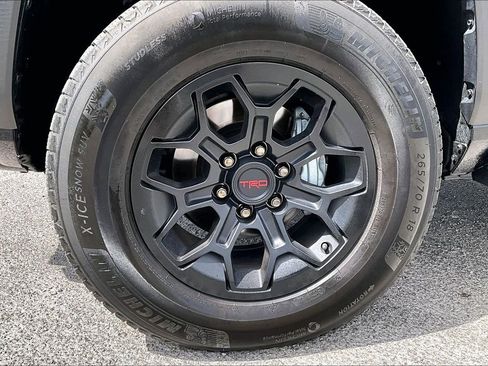 Used 2025 Toyota 4Runner TRD Off-Road AWD/4WD image 9