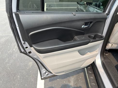 Used 2021 Honda Pilot Touring image 28