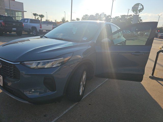 Used 2025 Ford Escape Active FWD image 10
