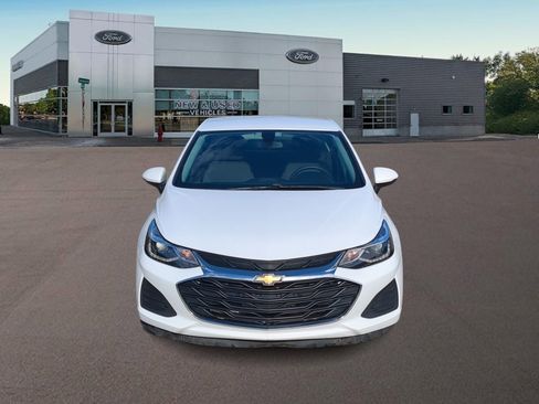 Used 2019 Chevrolet Cruze LT image 3