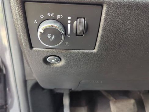 Used 2018 Jeep Grand Cherokee Overland AWD/4WD image 11