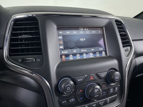Used 2021 Jeep Grand Cherokee Laredo AWD/4WD image 15