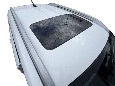 Used 2025 Hyundai Venue SEL FWD image 28