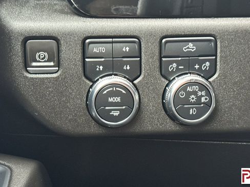 Used 2022 GMC Sierra 1500 Elevation image 31