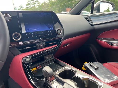 Used 2025 Lexus NX 250 FWD w/ Premium Package image 14