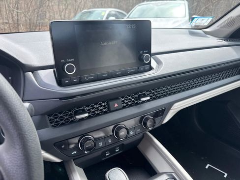 Used 2024 Honda Accord EX image 24