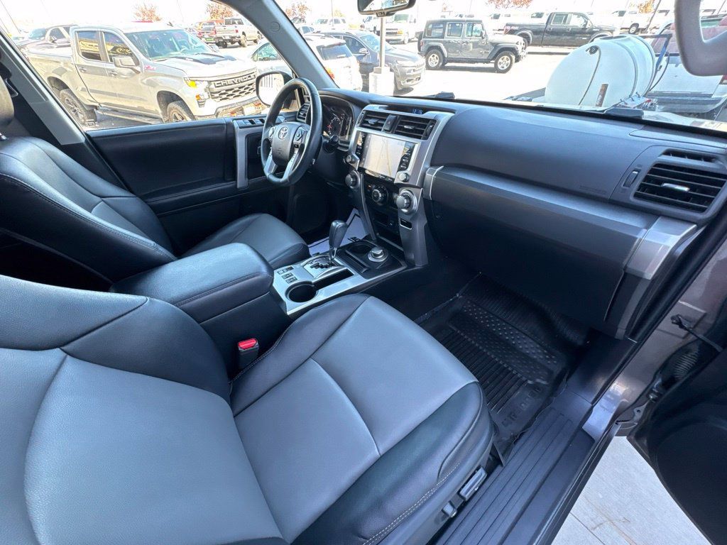 Used 2022 Toyota 4Runner SR5 Premium w/ Moonroof Package AWD/4WD image 38