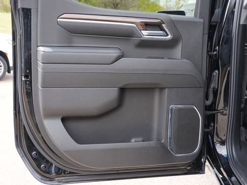 Used 2024 Chevrolet Silverado 1500 RST AWD/4WD image 19