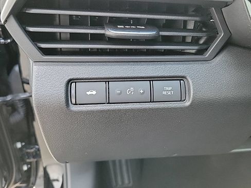Used 2023 Nissan Altima 2.5 SV FWD image 30