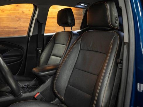 Used 2021 GMC Terrain SLT w/ LPO, Bright Accent Package image 11