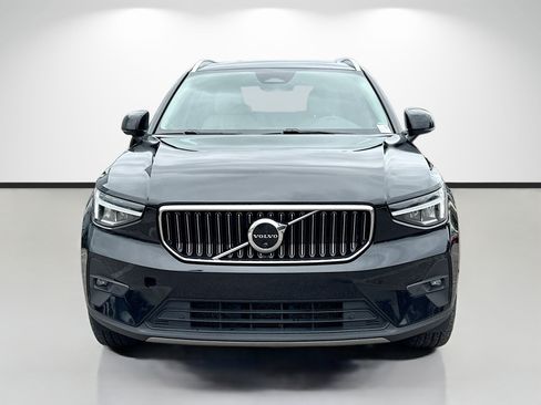 Used 2023 Volvo XC40 B5 Plus AWD/4WD image 8