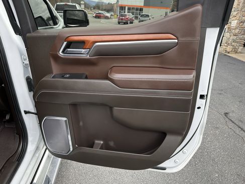 Used 2023 GMC Sierra 1500 Denali AWD/4WD image 17