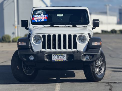 Used 2024 Jeep Wrangler Sport S image 2