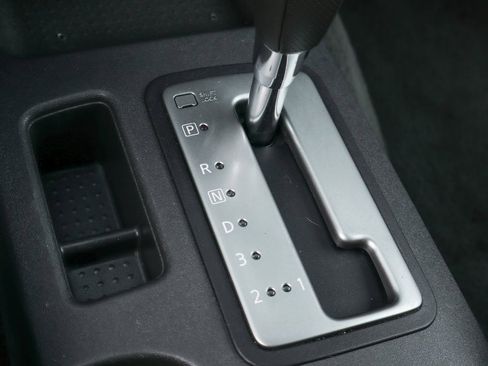 Used 2015 Nissan Xterra X image 27