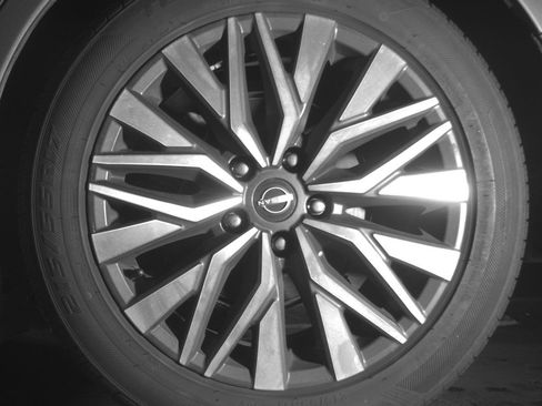 Used 2025 Nissan Altima 2.5 SV FWD image 14