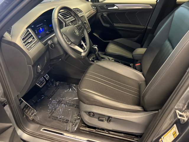 Certified 2023 Volkswagen Tiguan SE R-Line FWD image 6